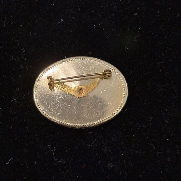 Vintage Red Rose Embroidered Brooch - Picture 3 of 3